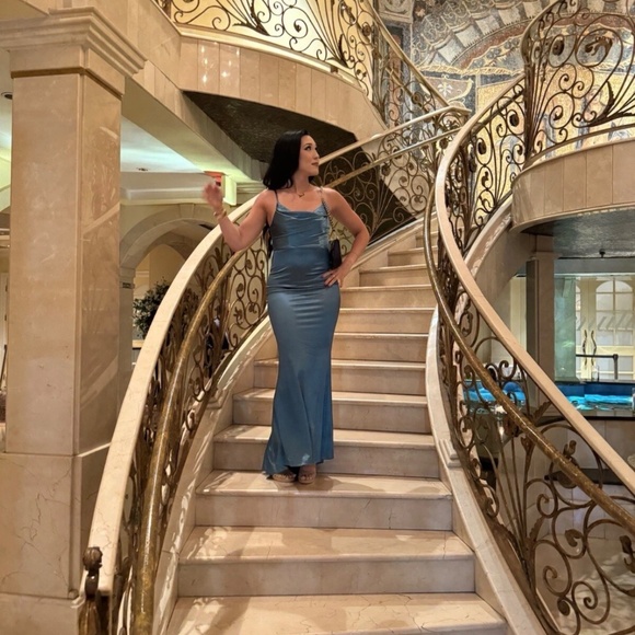 Hello Molly Maxi Satin Emerald Green Formal Dress Size S/US 4 - Picture 4 of 6